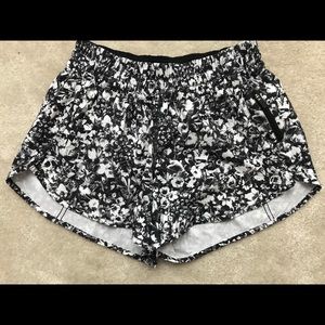 Lululemon Tracker V 4” short